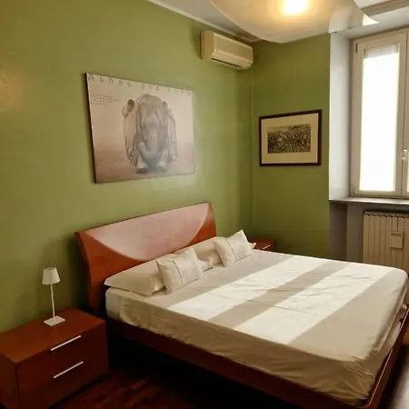 Cozy Flat Mins Walk To Navigli And Metro Porta Genova Apartment *