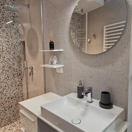 Cozy Flat Mins Walk To Navigli And Metro Porta Genova * Milan